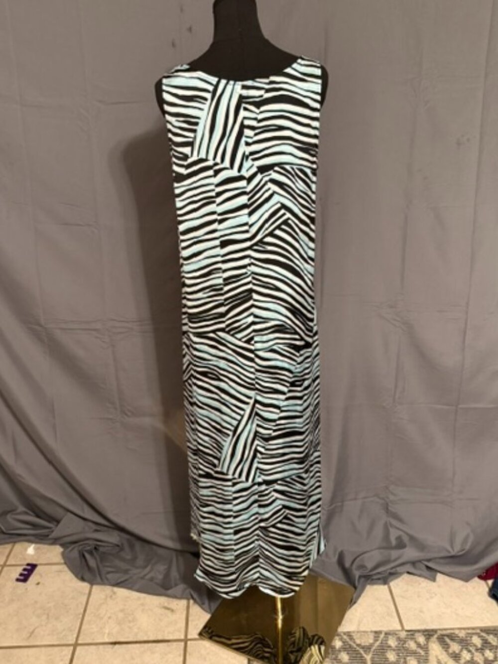 DKNY Animal Inspired Dress Size M - Picture 2 of 4